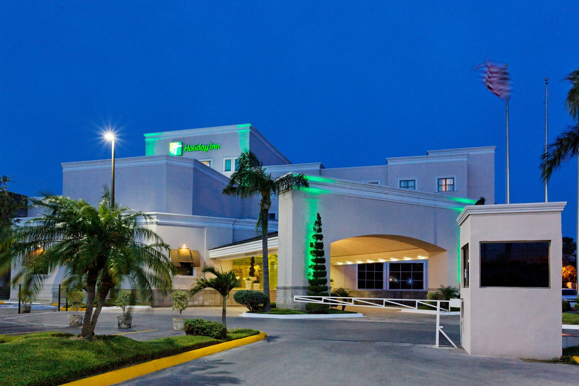 Holiday Inn Reynosa Zona Dorada Экстерьер фото