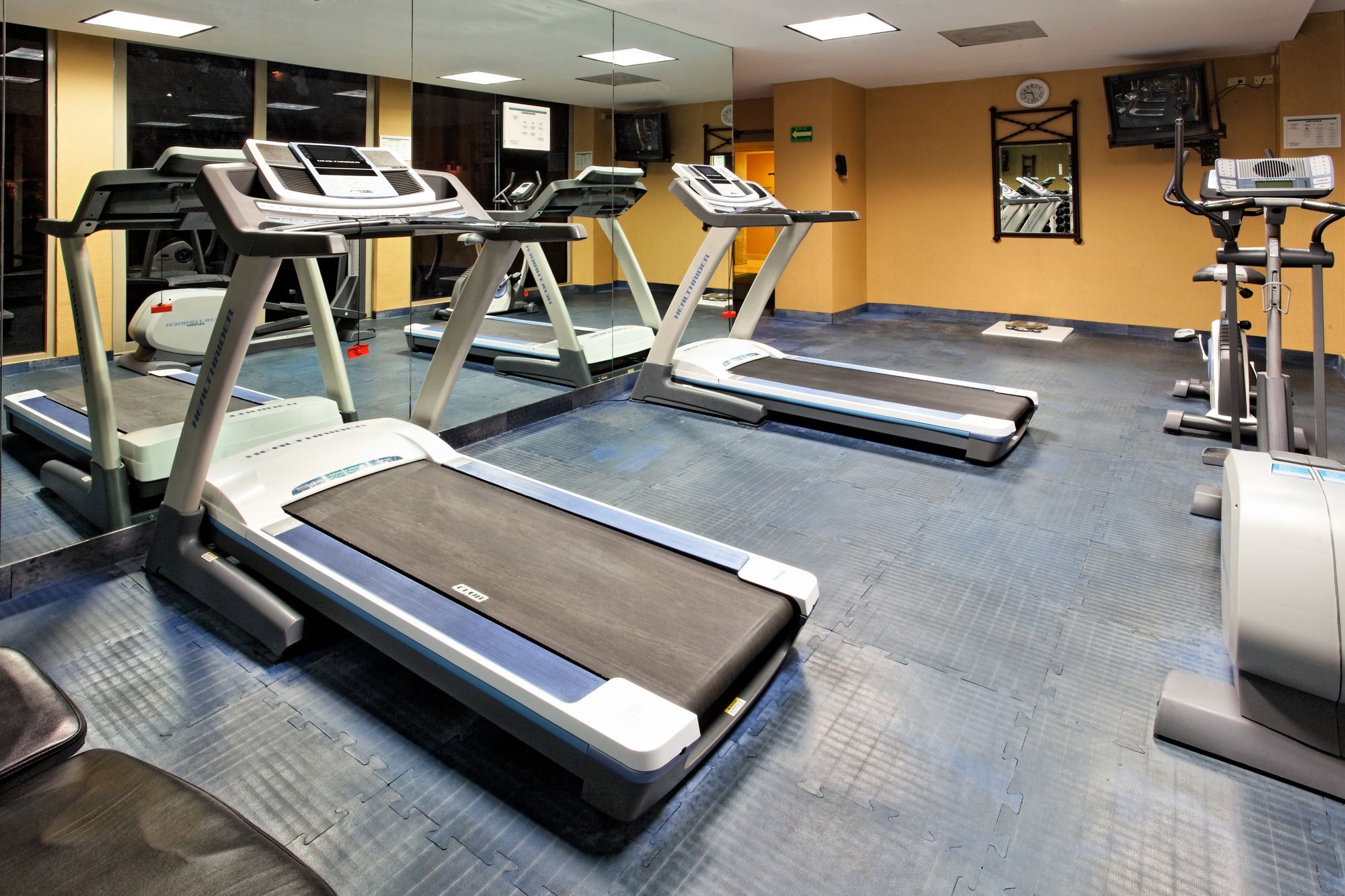 Holiday Inn Reynosa Zona Dorada Экстерьер фото