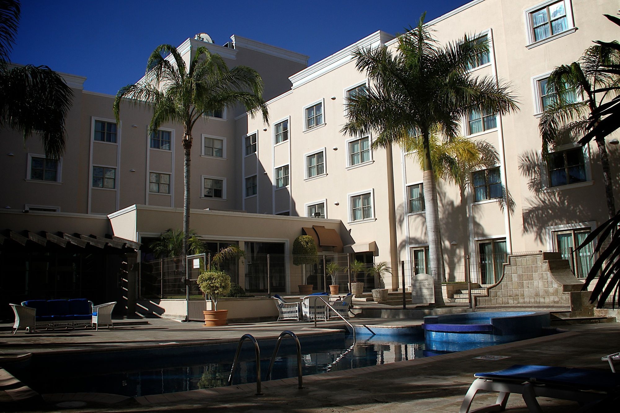 Holiday Inn Reynosa Zona Dorada Экстерьер фото